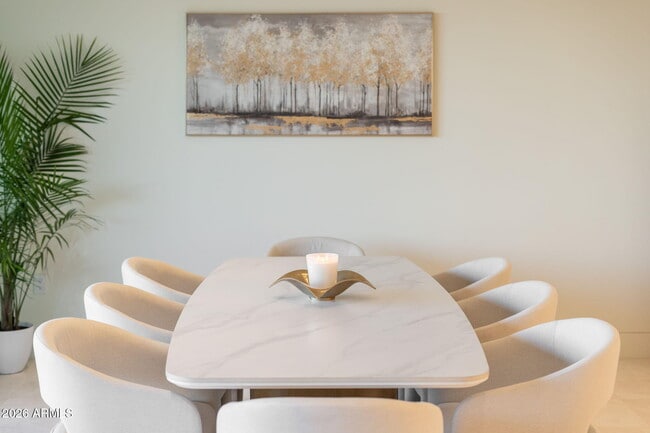 Building Photo - 6587 N Palmeraie Blvd