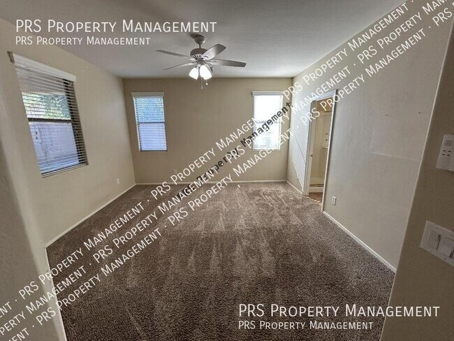 Building Photo - 2747 E Clifton Ave