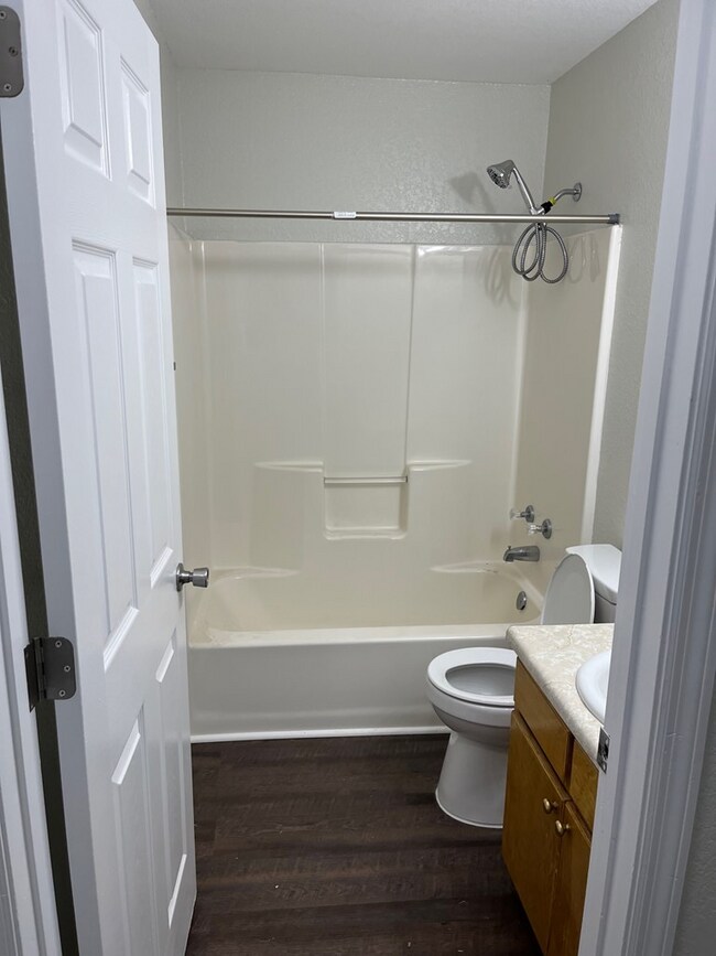 Building Photo - 119 Hambleton St