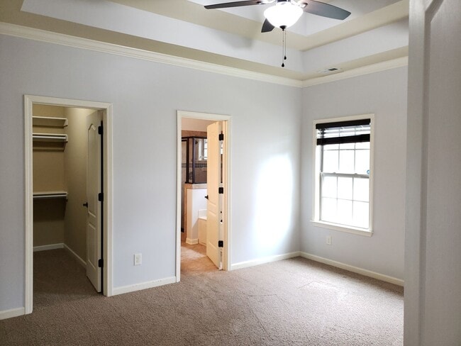 Building Photo - Beautiful Ranch in Fields of Northmeade! Minutes to Post!