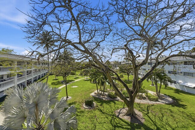 Building Photo - 5208 NE 24th Terrace