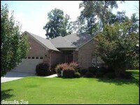 Building Photo - 303 Hidden Meadows Dr