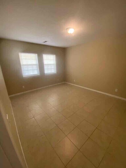 Building Photo - 203 McCune St