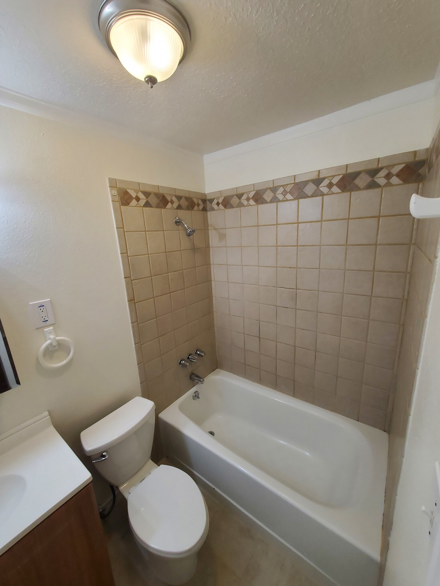 Building Photo - 2420 Bradford St