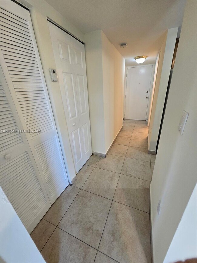 Building Photo - 2647 NW 25th Ave