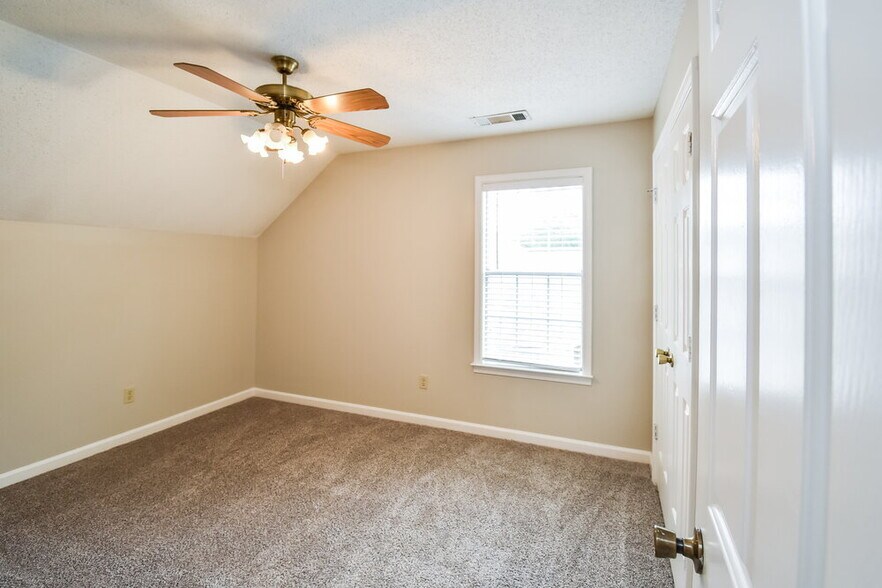 Building Photo - 7490 Overcreek Ln