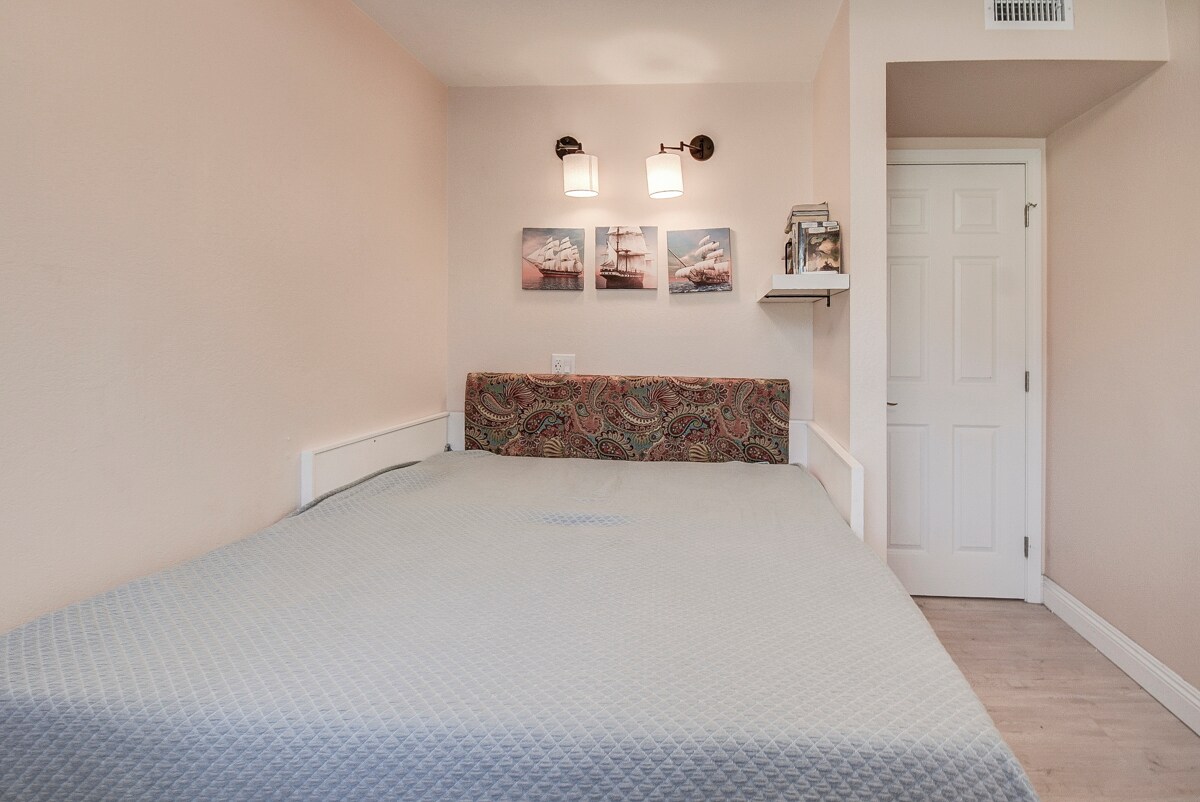 Building Photo - 11 Seamist Ct