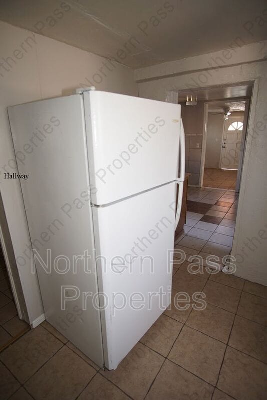 Building Photo - 7161 Dale Rd