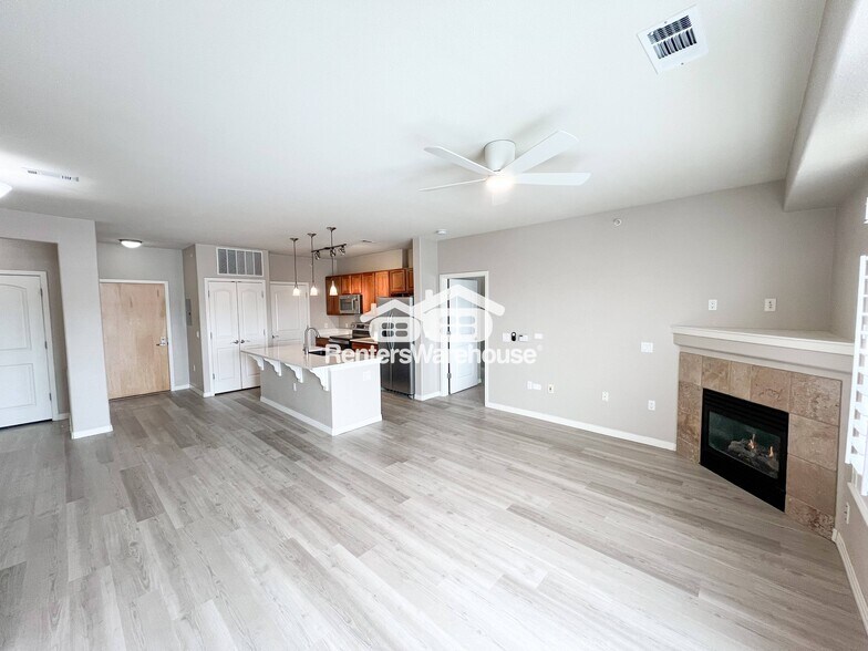 Building Photo - 10176 Park Meadows Dr