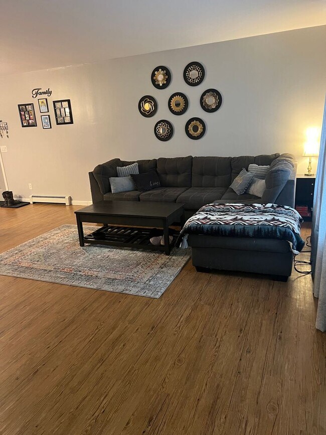 Building Photo - 2 Folly Brook Terrace