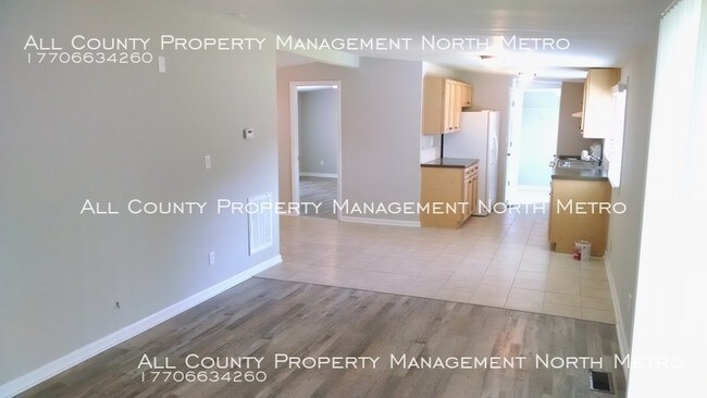 Building Photo - 4646 Pinecrest Dr