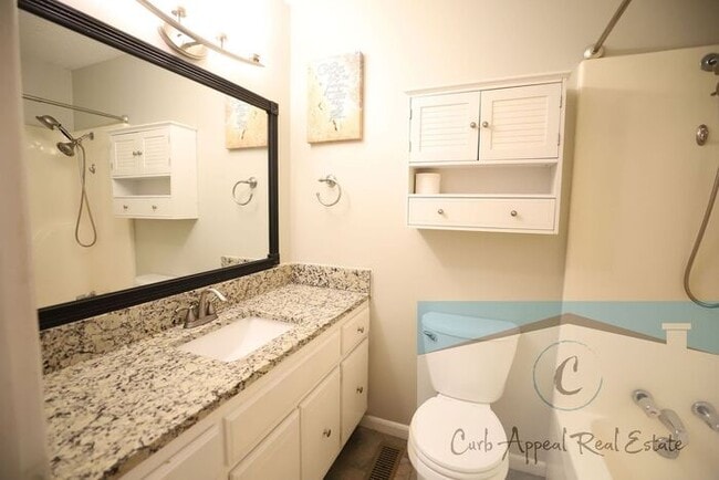 Building Photo - Beautiful 4-bedroom 2 bath home at 1100 Du...