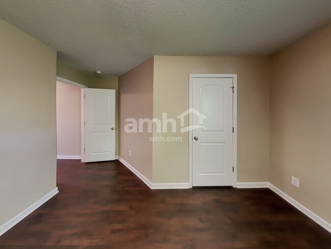 Building Photo - 1300 Cathedral Rock Ct
