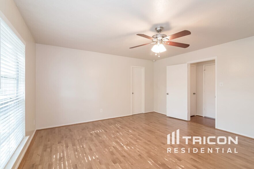Building Photo - 16923 Summer Dawn Pl