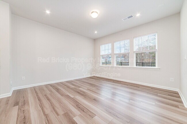 Building Photo - 8929 Peatland Aly