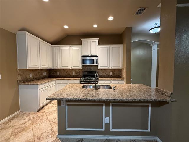 Building Photo - 816 Lake Grove Dr