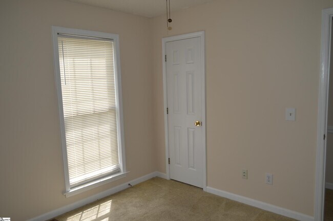 Building Photo - 201 Durham Dr