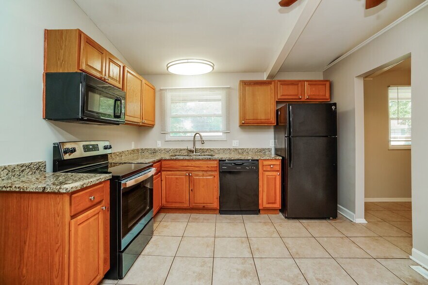 Building Photo - 1399 Fullen Rd