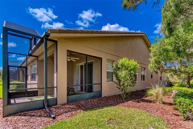 Building Photo - 2310 Palm Tree Dr