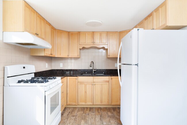 Building Photo - 6216 W Irving Park Rd