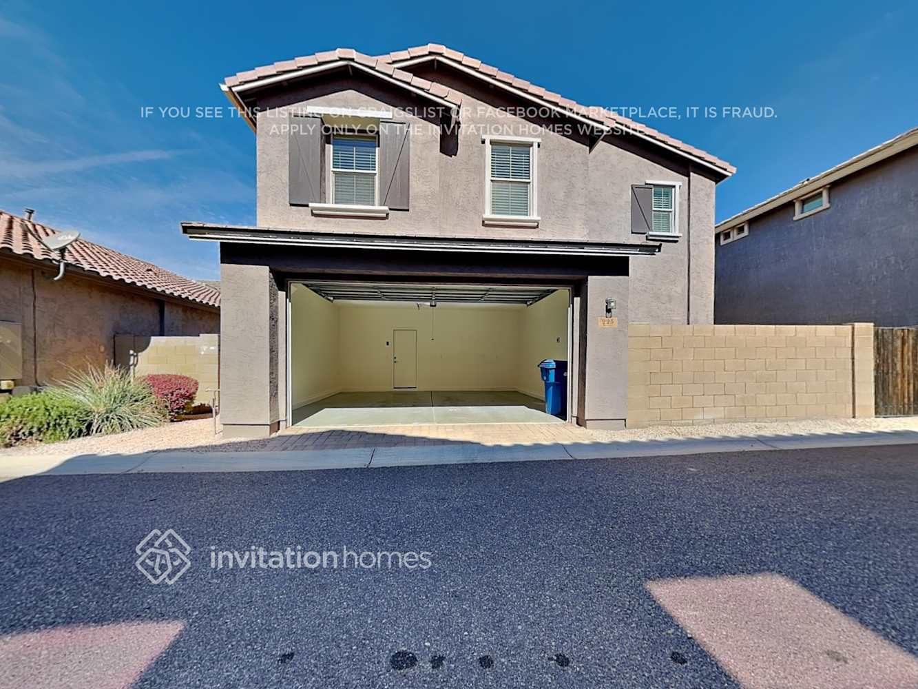 Building Photo - 225 N Sandal