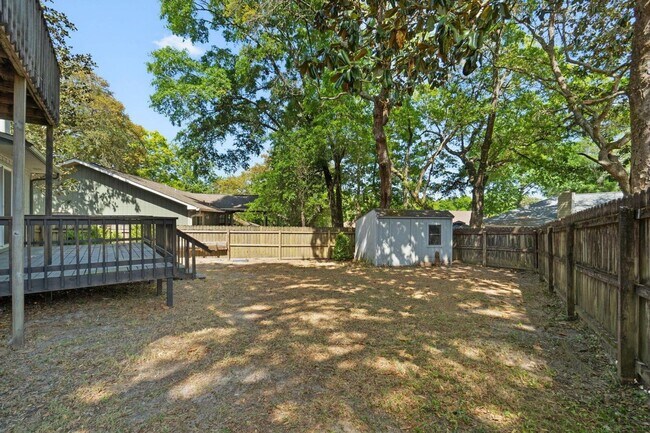 Building Photo - Ideal Niceville Location!