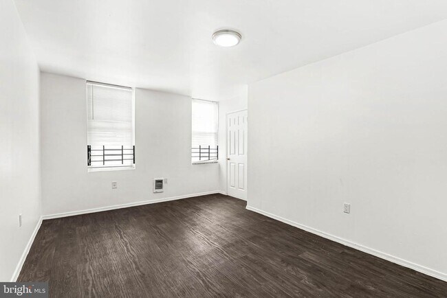Building Photo - 3316 Kensington Ave