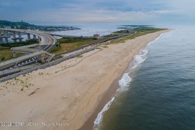 Building Photo - 297 Shore Dr