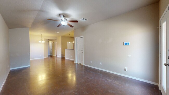 Building Photo - 1705 Aztec Trce