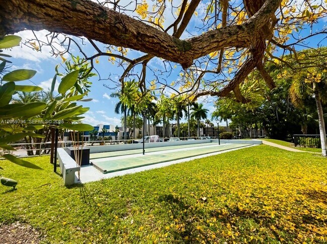 Building Photo - 26 Royal Palm Way