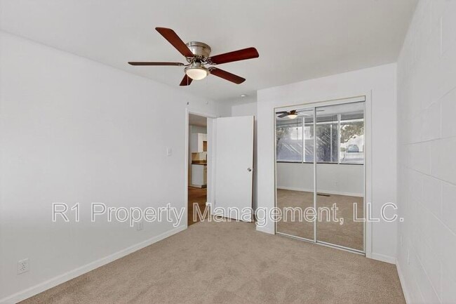Building Photo - 301 Graceland Dr SE