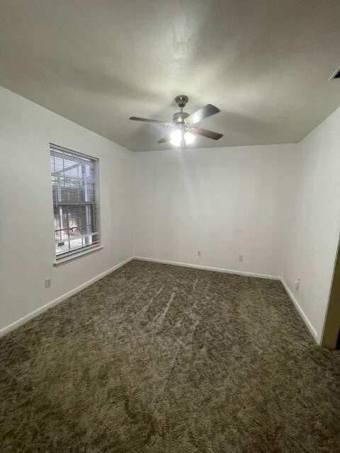 Building Photo - 580 SE Nassau St