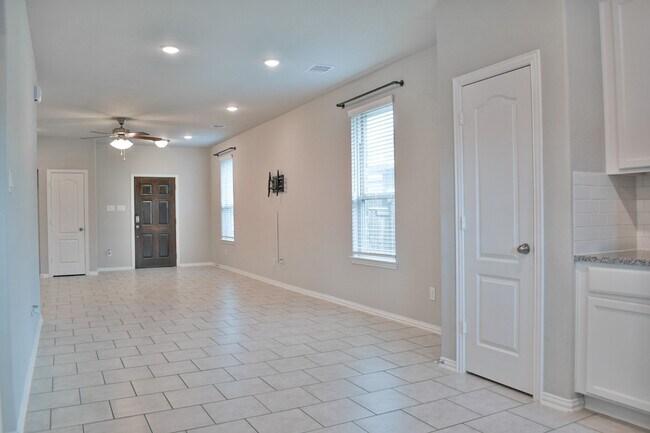 Building Photo - 31619 Heguy Pass