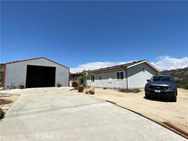 Building Photo - 2445 Helen Rd