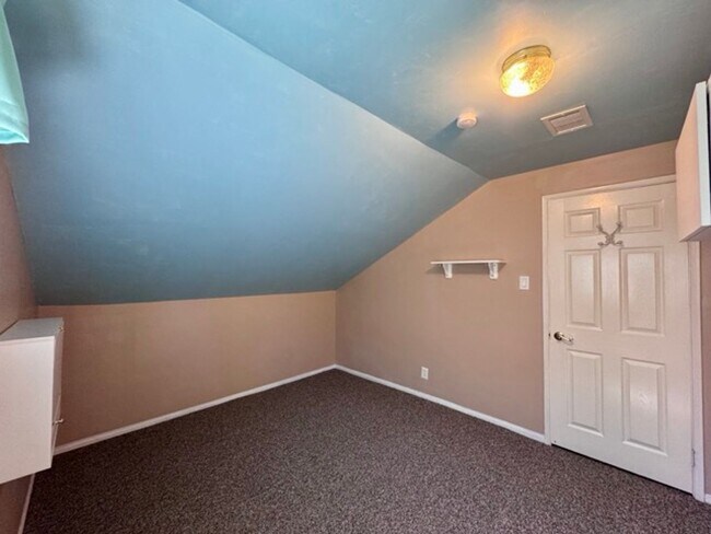 Building Photo - Spacious 5 Bedroom Home in Menifee Lakes with a 3 Car Garage for Lease!