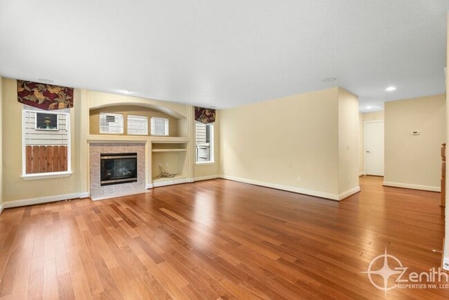 Building Photo - 2903 NE 184th Ave