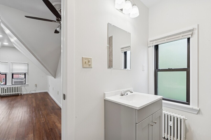 Building Photo - 350 Arlington Ave