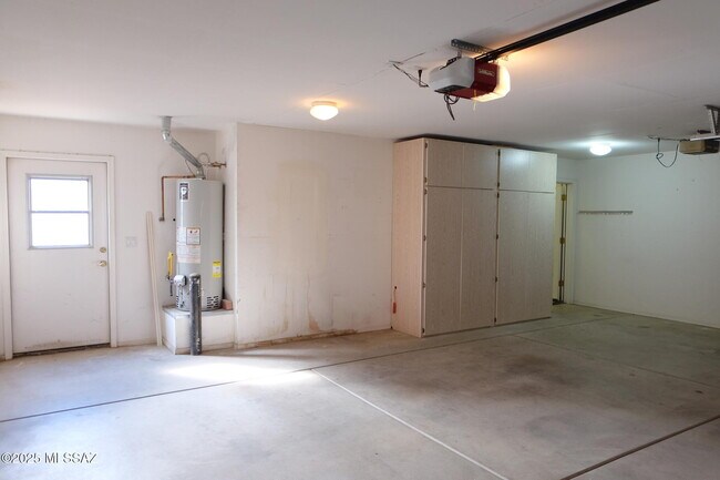Building Photo - 6831 W Rifle Way