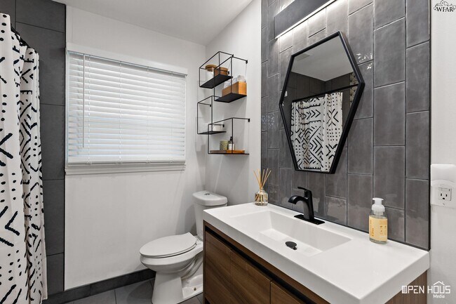 Building Photo - 4517 Wynnwood Dr