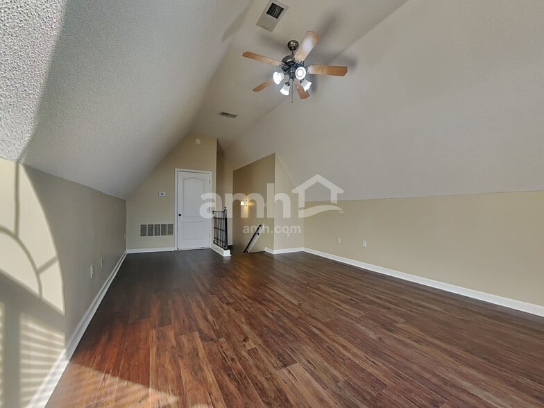 Building Photo - 7428 Acree Ln