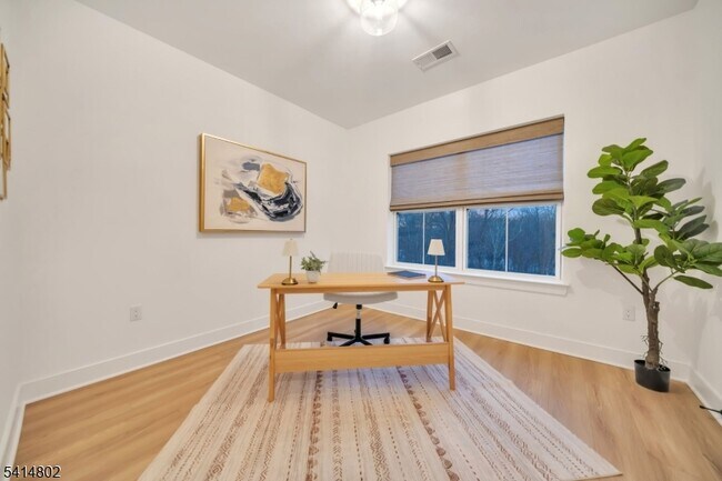 Building Photo - 308 Encampment Ct