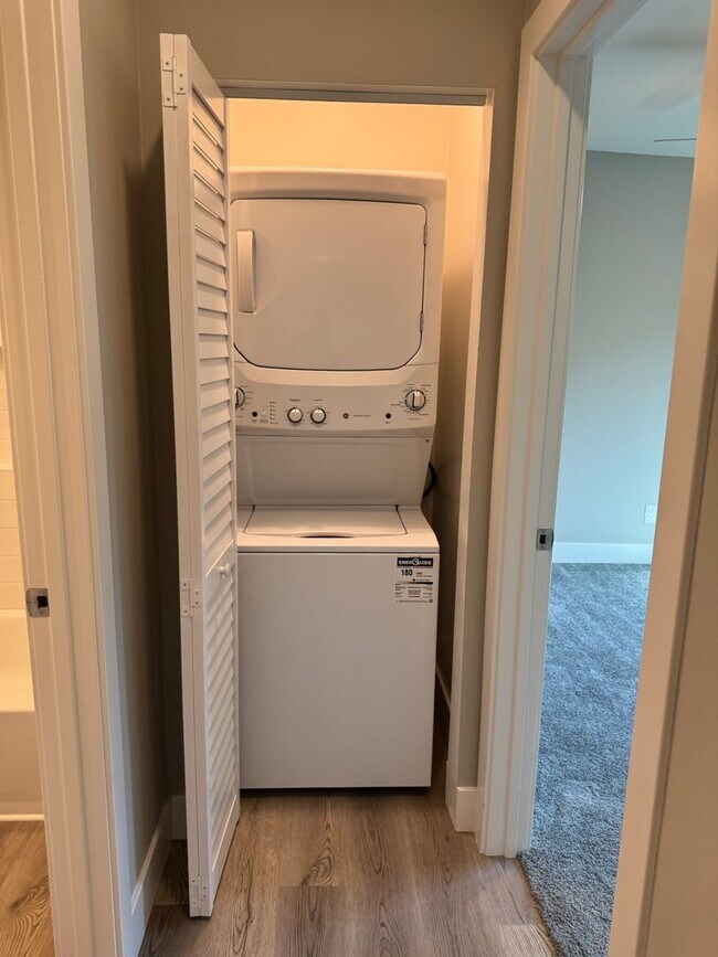 Building Photo - 2987 54th St