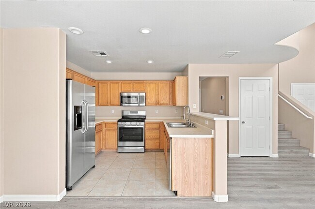 Building Photo - 1915 Sundown Canyon Dr