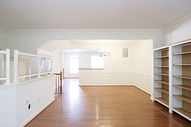 Building Photo - Pet-Friendly Cherry Hill Townhome