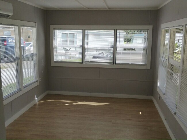 Building Photo - 925 Ponce De Leon Blvd