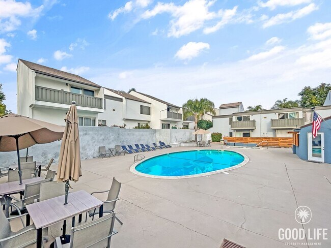 Building Photo - Bright 2BR Condo with New Carpet, Private Balcony & Great Amenities in Clairemont Mesa!