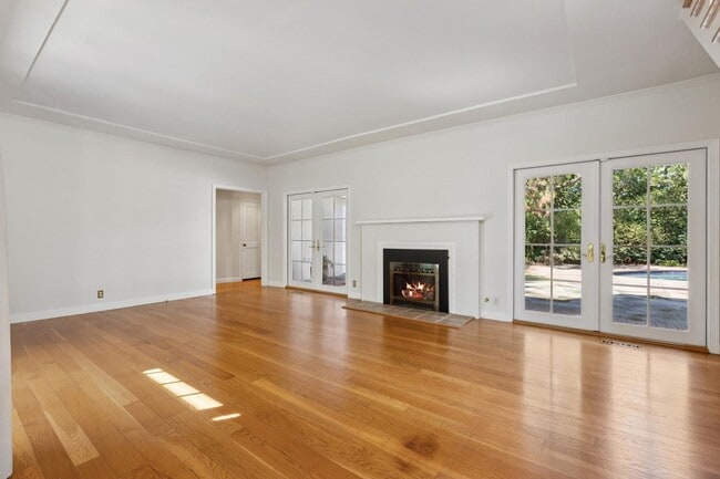 Building Photo - Beautifully Appointed Atherton Estate with...
