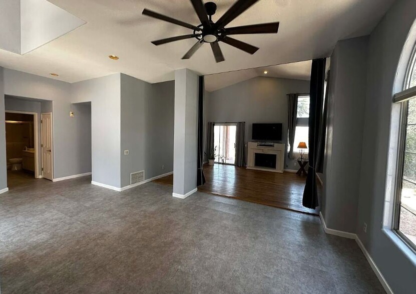 Building Photo - 1485 Ram Canyon Dr