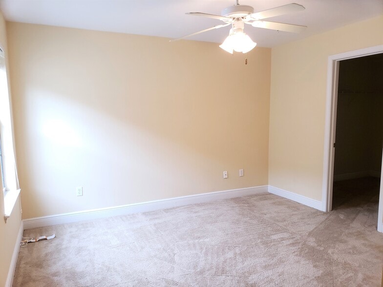 Building Photo - 1575 Paul Russell Rd #2901