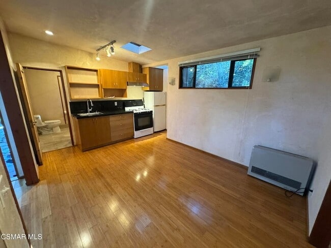 Building Photo - 1281 Old Topanga Canyon Rd